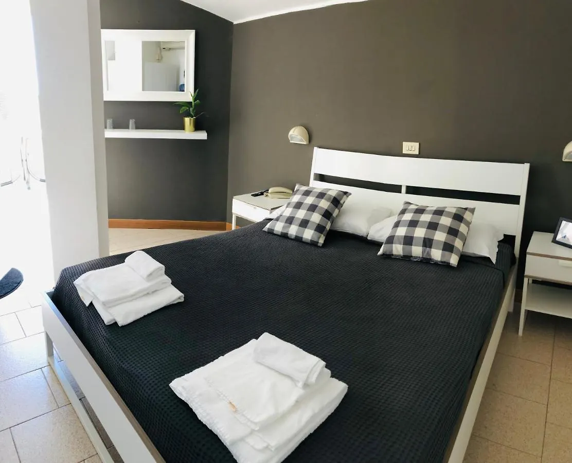 ***  Hotel Aplo - Breakfast Experience Cervia Italy