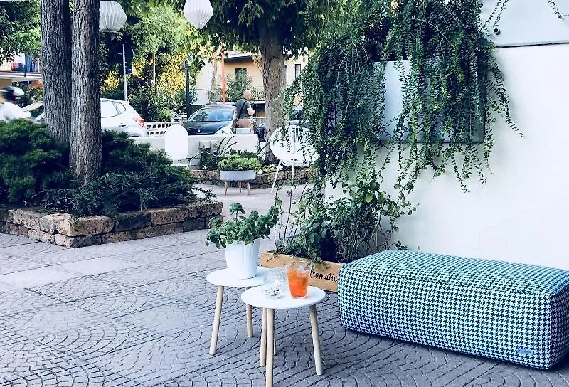 Hotel Aplo - Breakfast Experience Cervia