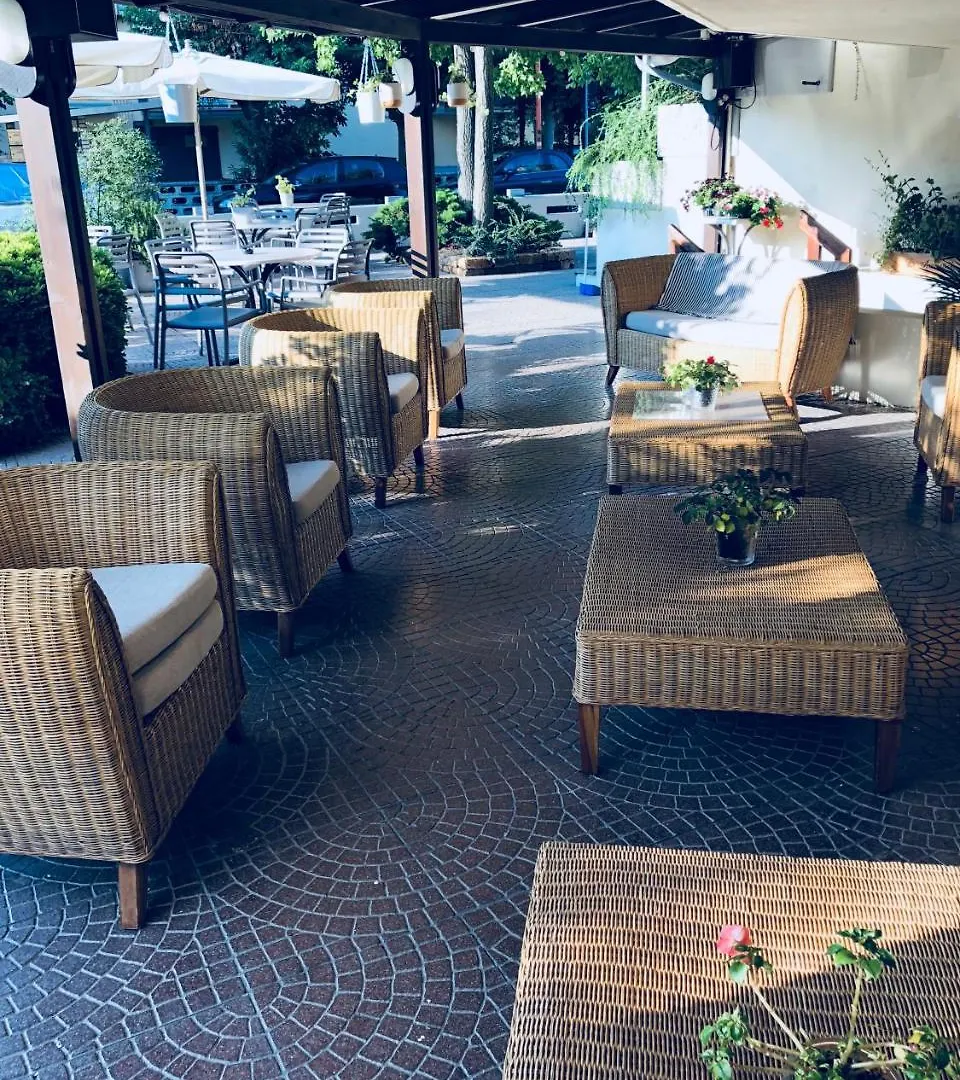 Hotel Aplo - Breakfast Experience Cervia