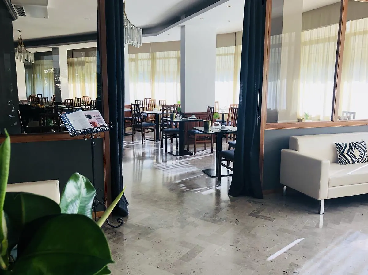 Hotel Aplo - Breakfast Experience Cervia